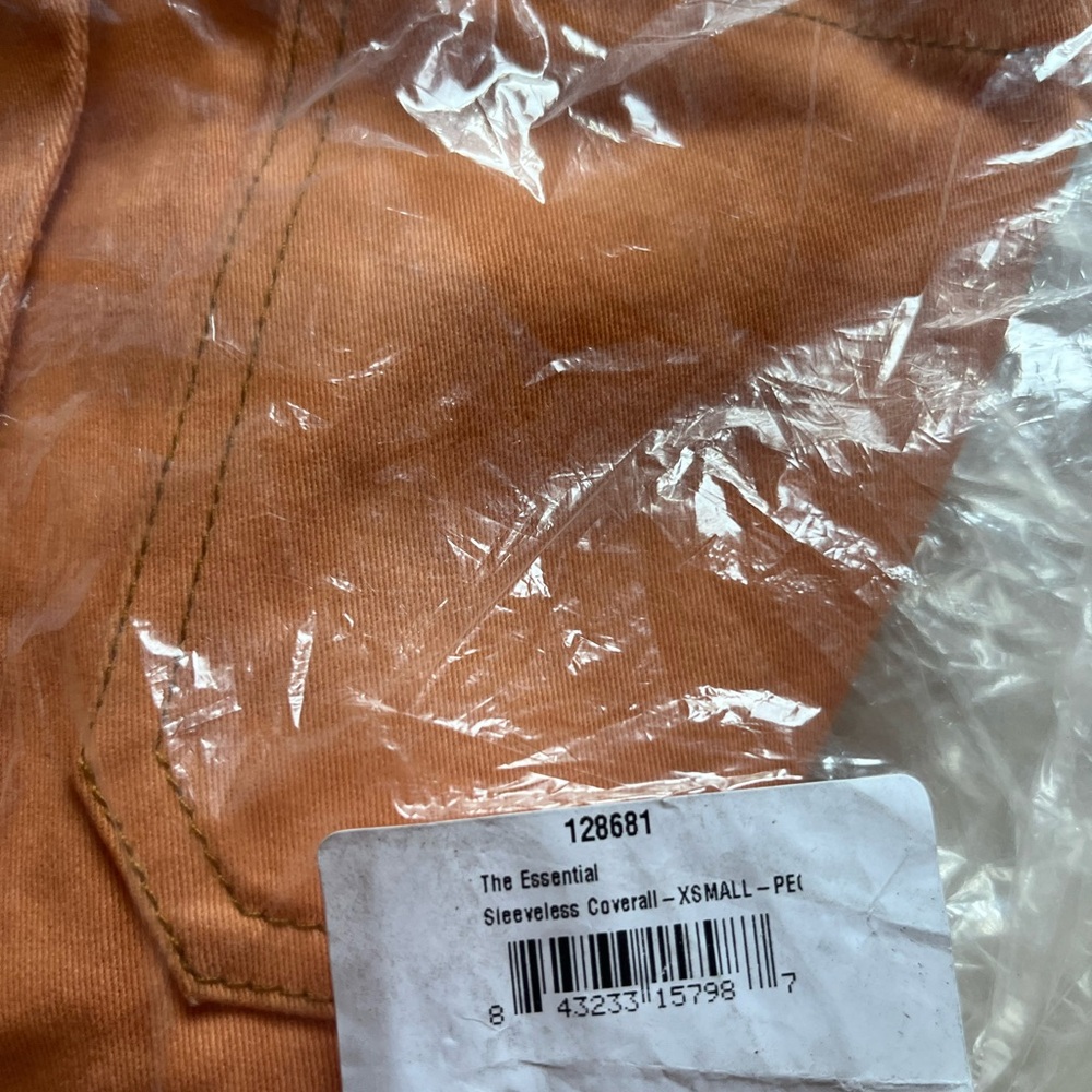 The essential sleeveless coverall - Picture 3 of 4